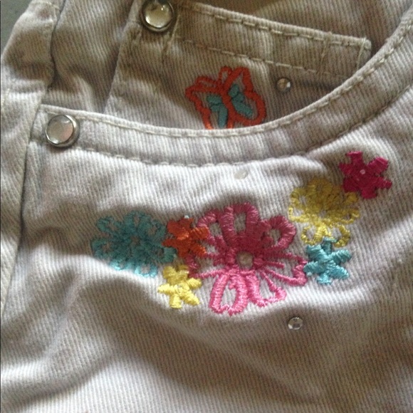 Khaki Shorts - Picture 3 of 5